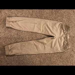 Boys Levi’s khaki joggers